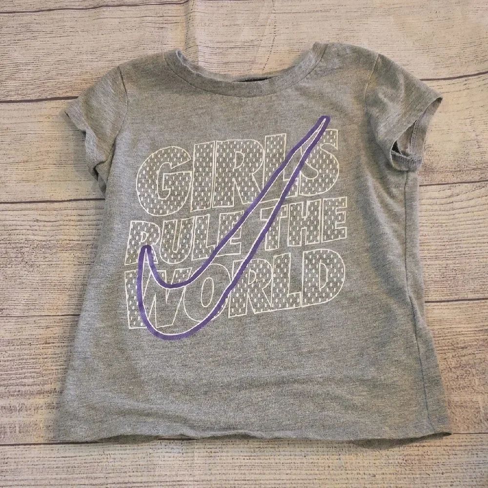 Nike Girls Gray T-Shirt with Purple Accents
